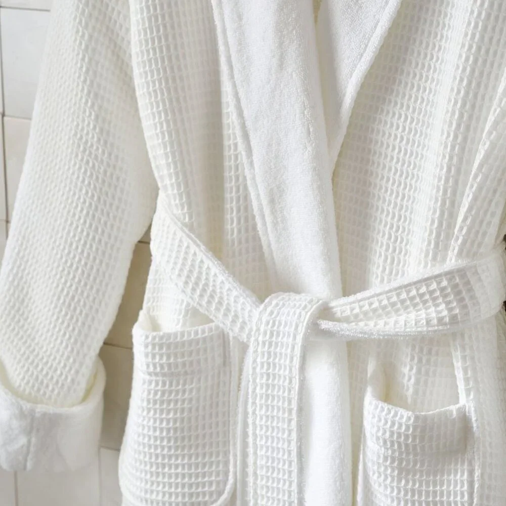 Pottery Barn Waffle Weave Resort Robe / White / Unisex Size: M - Picture 2 of 3